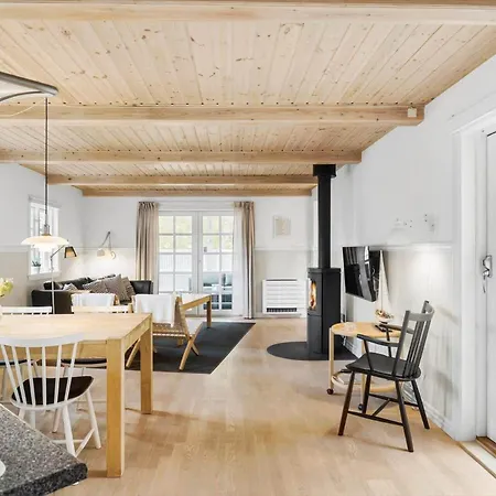 1430 Aakirkeby - Sohojvej 6 * Vester Somarken