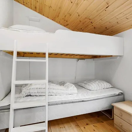 1430 Aakirkeby - Sohojvej 6 * Vester Somarken