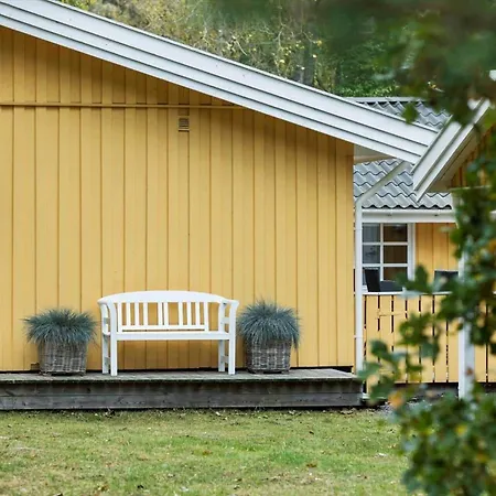 1430 Aakirkeby - Sohojvej 6 Ferienhaus *