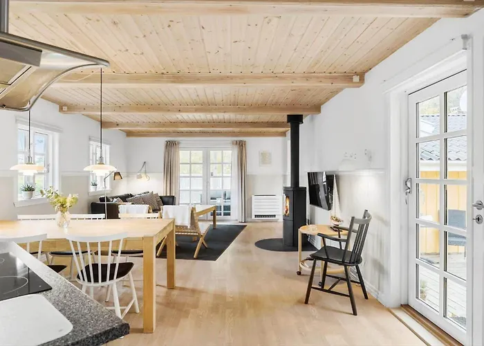 1430 Aakirkeby - Sohojvej 6 * Vester Somarken